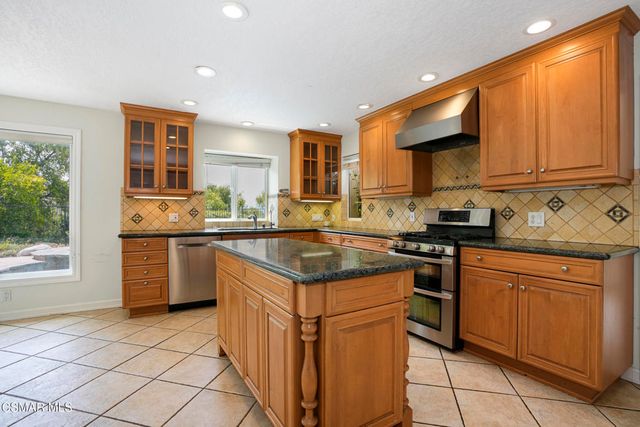 6626 Oak Forest Drive, Oak Park, CA 91377