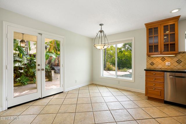 6626 Oak Forest Drive, Oak Park, CA 91377