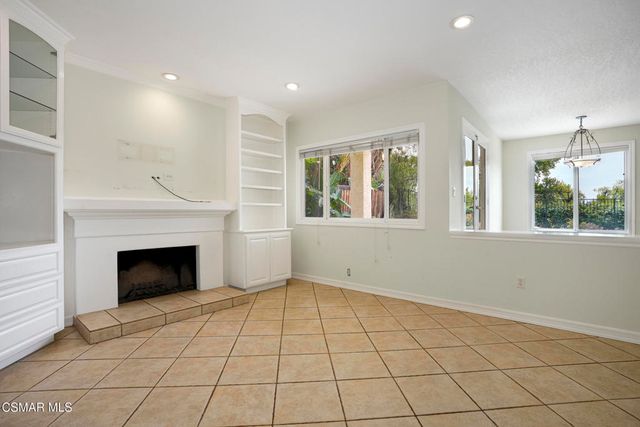 6626 Oak Forest Drive, Oak Park, CA 91377