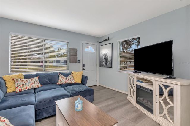 851 53RD TERRACE N, St Petersburg, FL 33703