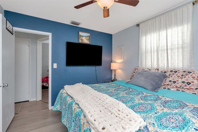 851 53RD TERRACE N, St Petersburg, FL 33703