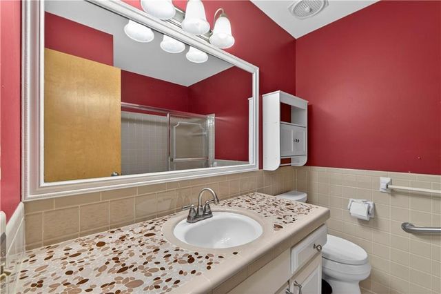 1965 W 73rd Street, Prairie Village, KS 66208