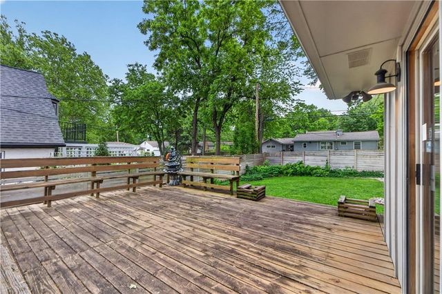 1965 W 73rd Street, Prairie Village, KS 66208
