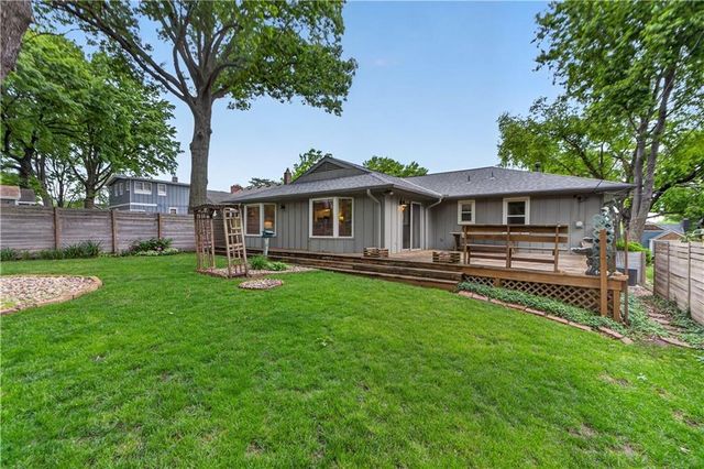 1965 W 73rd Street, Prairie Village, KS 66208