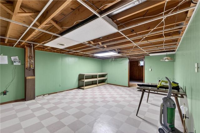 1965 W 73rd Street, Prairie Village, KS 66208