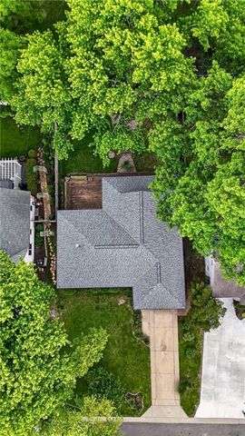 1965 W 73rd Street, Prairie Village, KS 66208