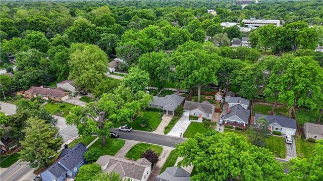 1965 W 73rd Street, Prairie Village, KS 66208