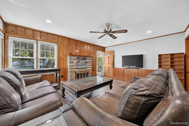 28805 Melvin Street, Roseville, MI 48066