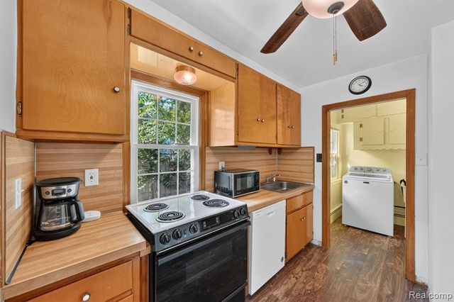 28805 Melvin Street, Roseville, MI 48066