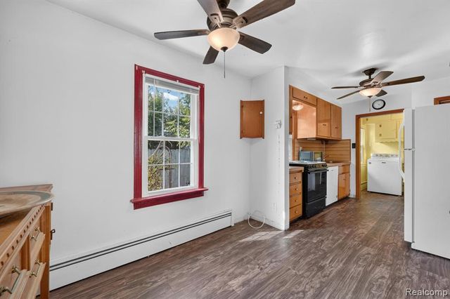 28805 Melvin Street, Roseville, MI 48066
