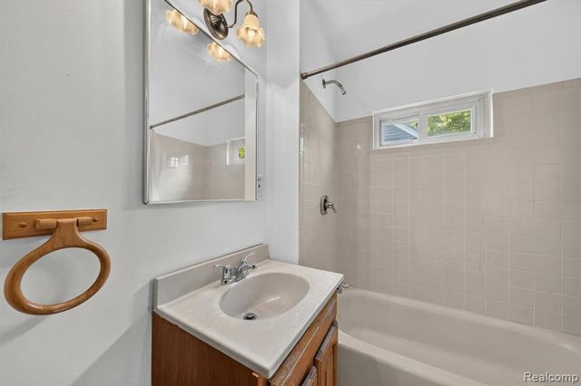 28805 Melvin Street, Roseville, MI 48066