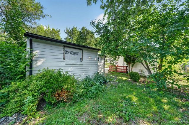 28805 Melvin Street, Roseville, MI 48066