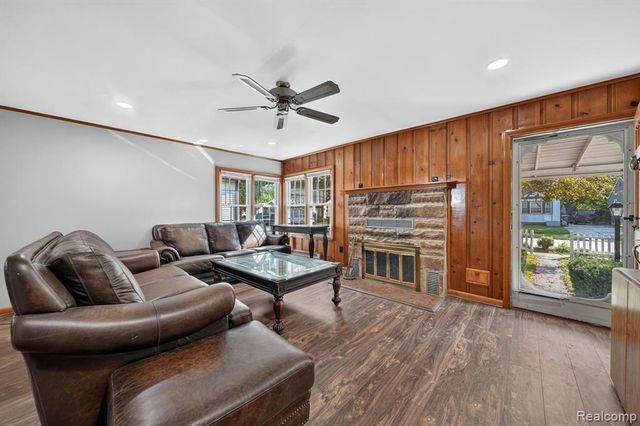 28805 Melvin Street, Roseville, MI 48066