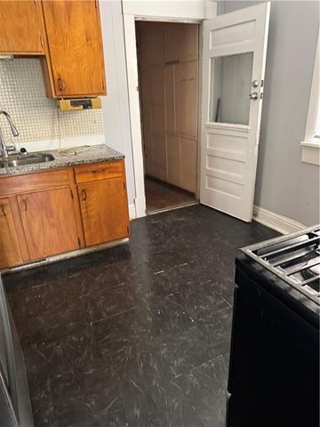 720 Newton Avenue, Kansas City, MO 64125