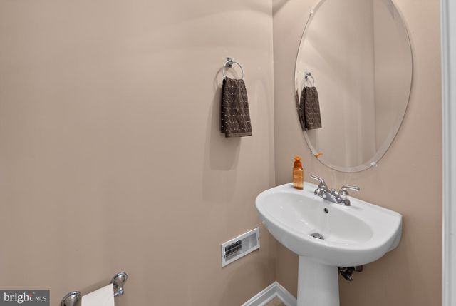 1825 DARLINGTON LN, Chester Springs, PA 19425