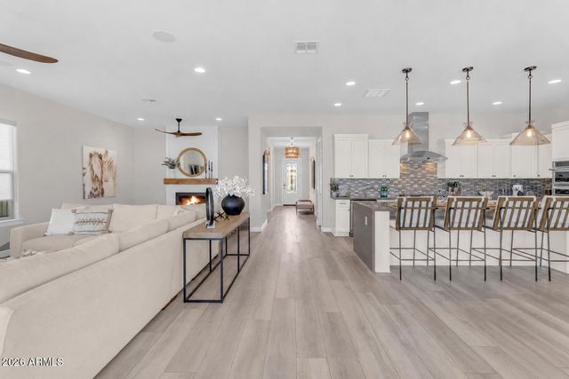 362 E VETERANS Way, Queen Creek, AZ 85140