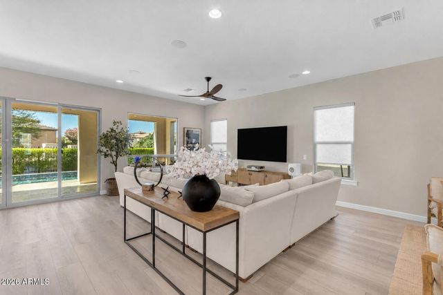 362 E VETERANS Way, Queen Creek, AZ 85140