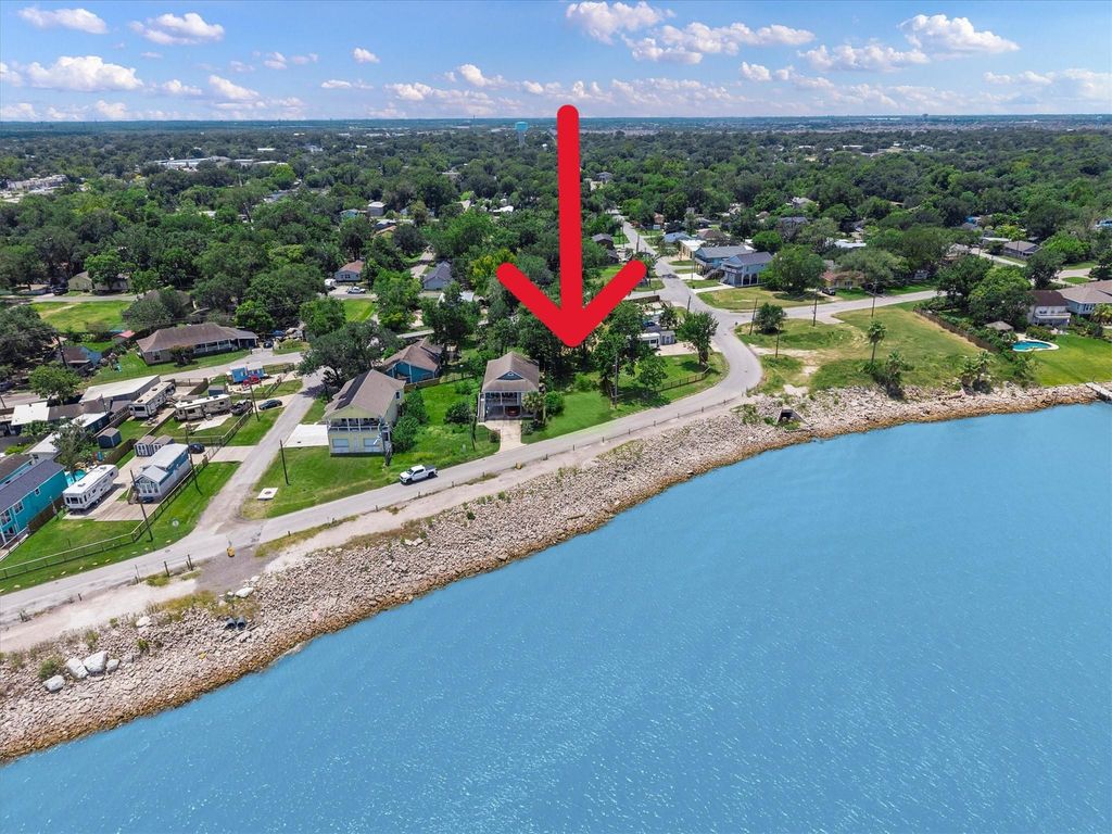 4306 Boulevard Street, Bacliff, TX 77518