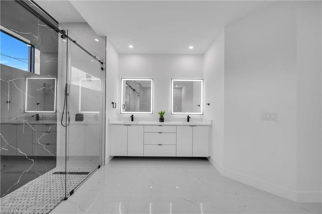 2218 SW 15th AVE, Cape Coral, FL 33991