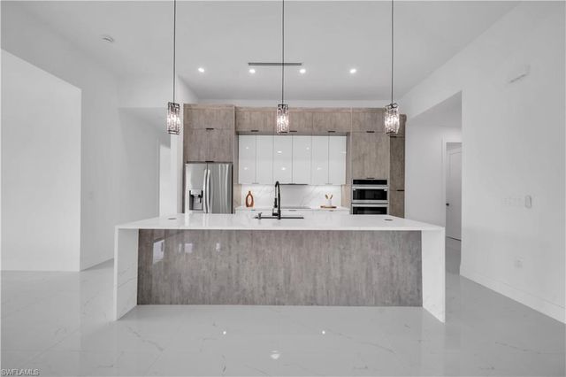 2218 SW 15th AVE, Cape Coral, FL 33991