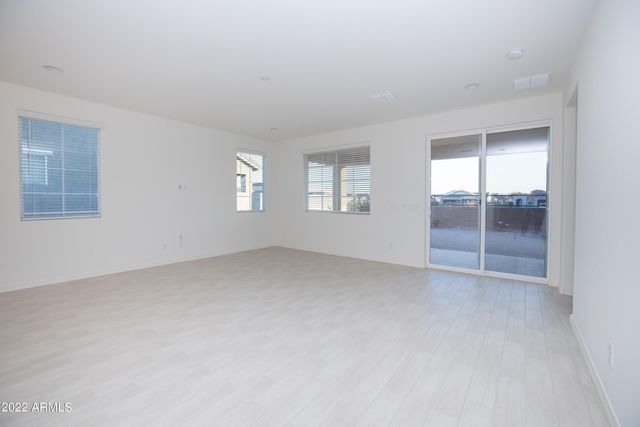 8437 W MEDLOCK Drive 035, Glendale, AZ 85305