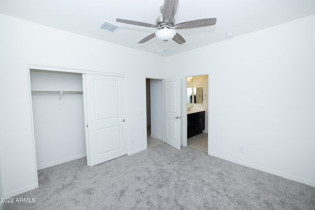 8437 W MEDLOCK Drive 035, Glendale, AZ 85305