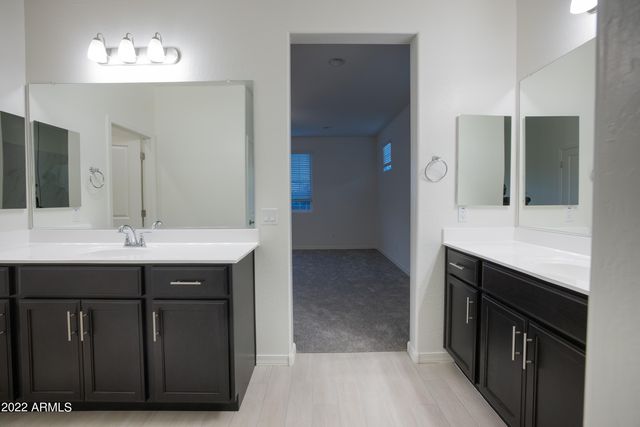 8437 W MEDLOCK Drive 035, Glendale, AZ 85305