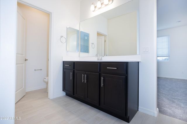 8437 W MEDLOCK Drive 035, Glendale, AZ 85305