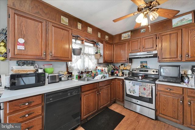 512 SCHOOL DR, Fredericksburg, PA 17026