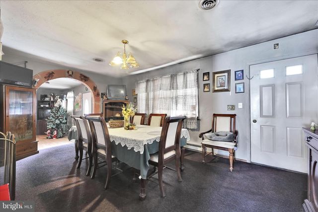 512 SCHOOL DR, Fredericksburg, PA 17026