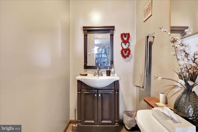 512 SCHOOL DR, Fredericksburg, PA 17026