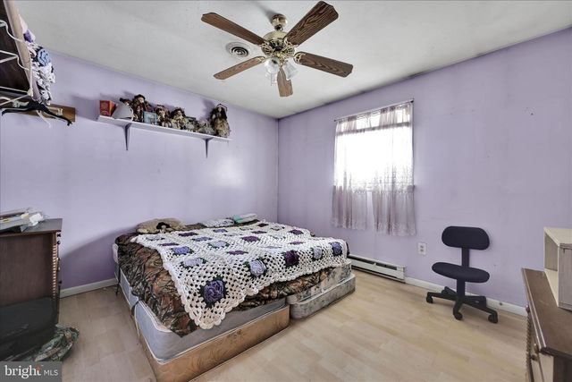 512 SCHOOL DR, Fredericksburg, PA 17026