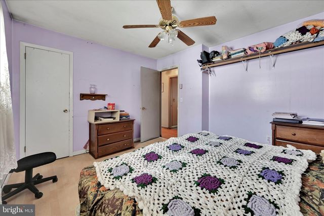 512 SCHOOL DR, Fredericksburg, PA 17026