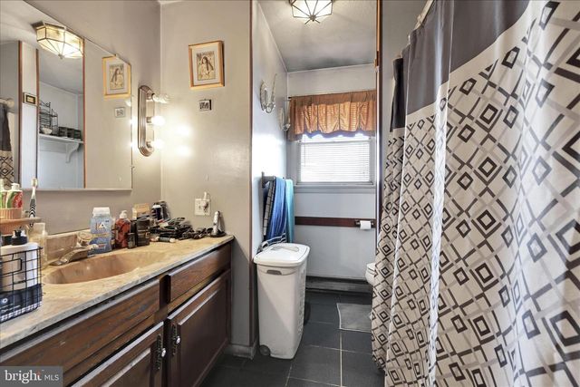 512 SCHOOL DR, Fredericksburg, PA 17026