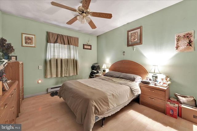 512 SCHOOL DR, Fredericksburg, PA 17026