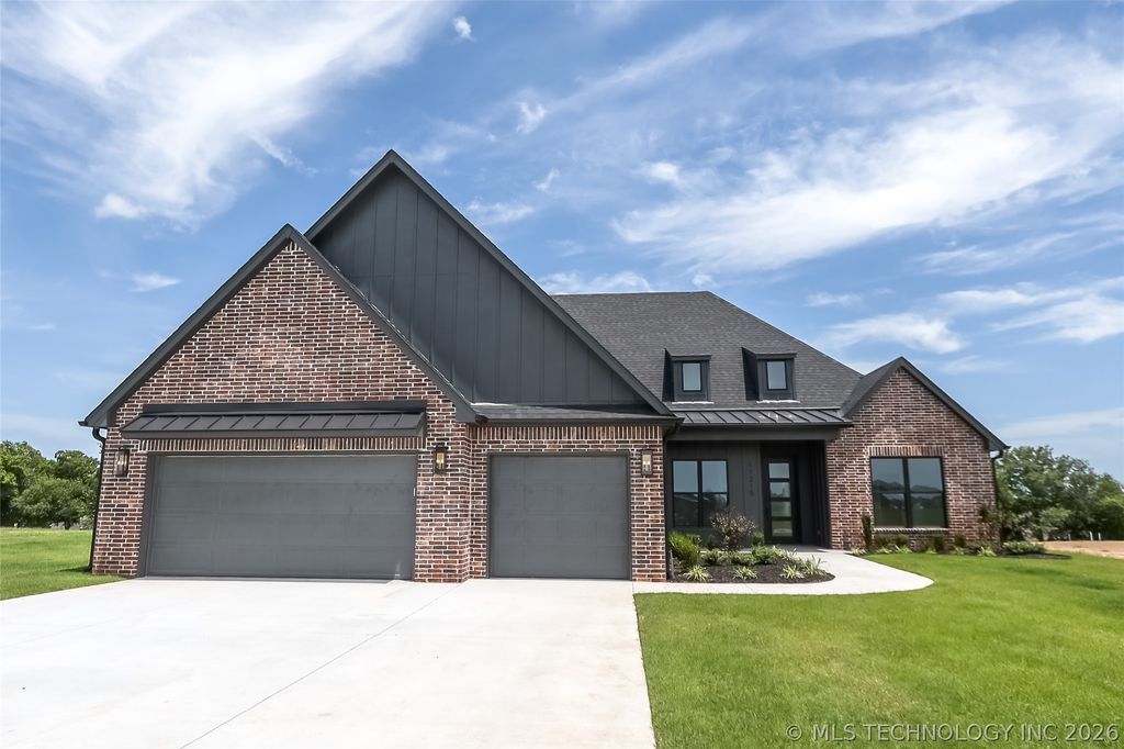 11215 S 217th East Avenue, Broken Arrow, OK 74014