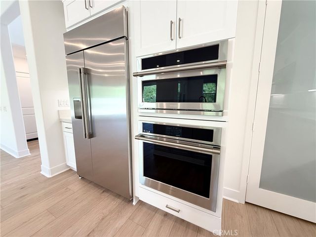 29635 Corte Ballenas, Valencia, CA 91354