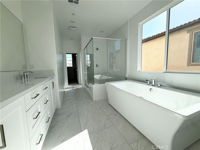 29635 Corte Ballenas, Valencia, CA 91354