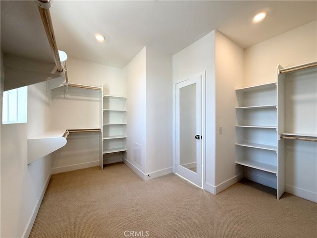 29635 Corte Ballenas, Valencia, CA 91354