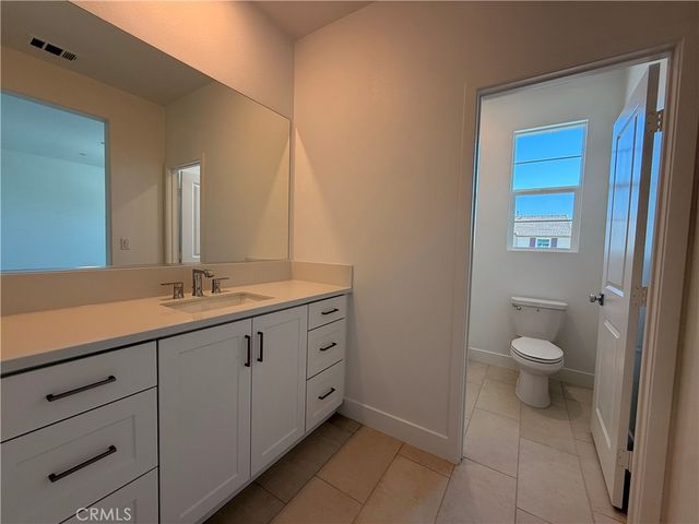 29635 Corte Ballenas, Valencia, CA 91354