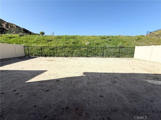 29635 Corte Ballenas, Valencia, CA 91354