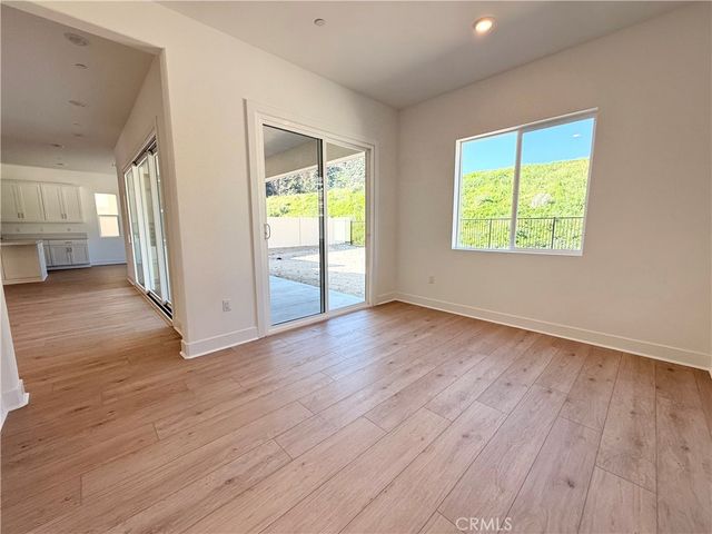 29635 Corte Ballenas, Valencia, CA 91354