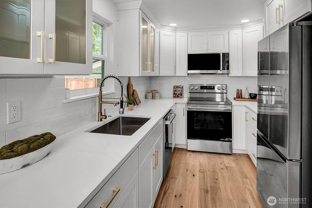 560 NE Alder Street, Issaquah, WA 98027