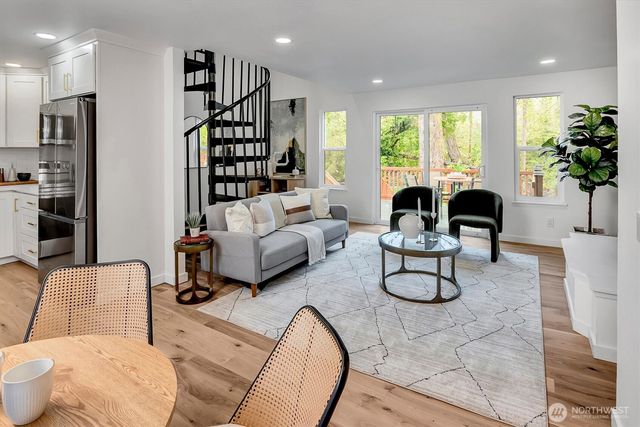 560 NE Alder Street, Issaquah, WA 98027