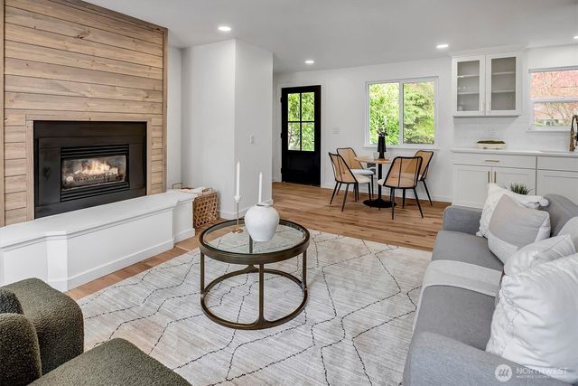 560 NE Alder Street, Issaquah, WA 98027