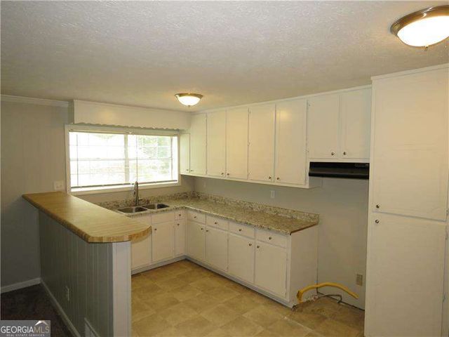 467 PINEBURR Lane, Stone Mountain, GA 30087