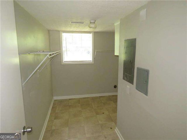 467 PINEBURR Lane, Stone Mountain, GA 30087