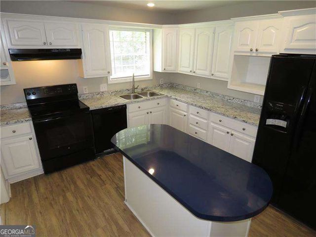 467 PINEBURR Lane, Stone Mountain, GA 30087