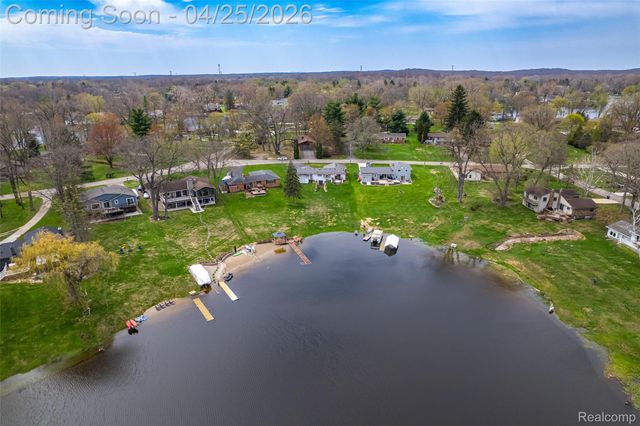 7461 Biscayne Avenue, White Lake Charter Township, MI 48383