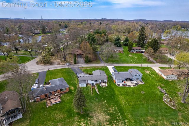 7461 Biscayne Avenue, White Lake Charter Township, MI 48383